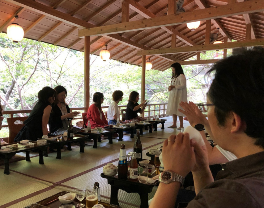 メロディー薬局（薬剤師の求人）の写真3枚目：メロディー薬局の食事会