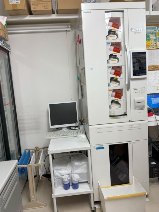 どんぐり調剤薬局（薬剤師の求人）の写真6枚目：調剤室③
自働分包機　全3台
スムーズな調剤できるよう、設備は充実させています
