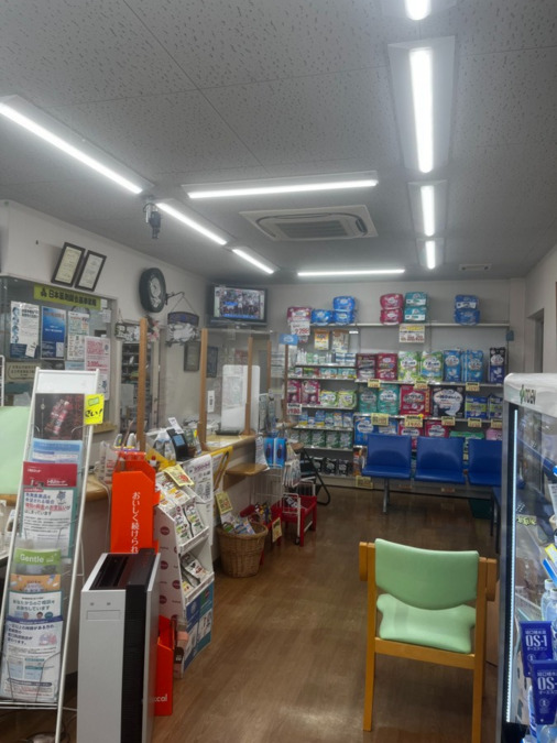 こばと薬局府中店（薬剤師の求人）の写真2枚目：待合室