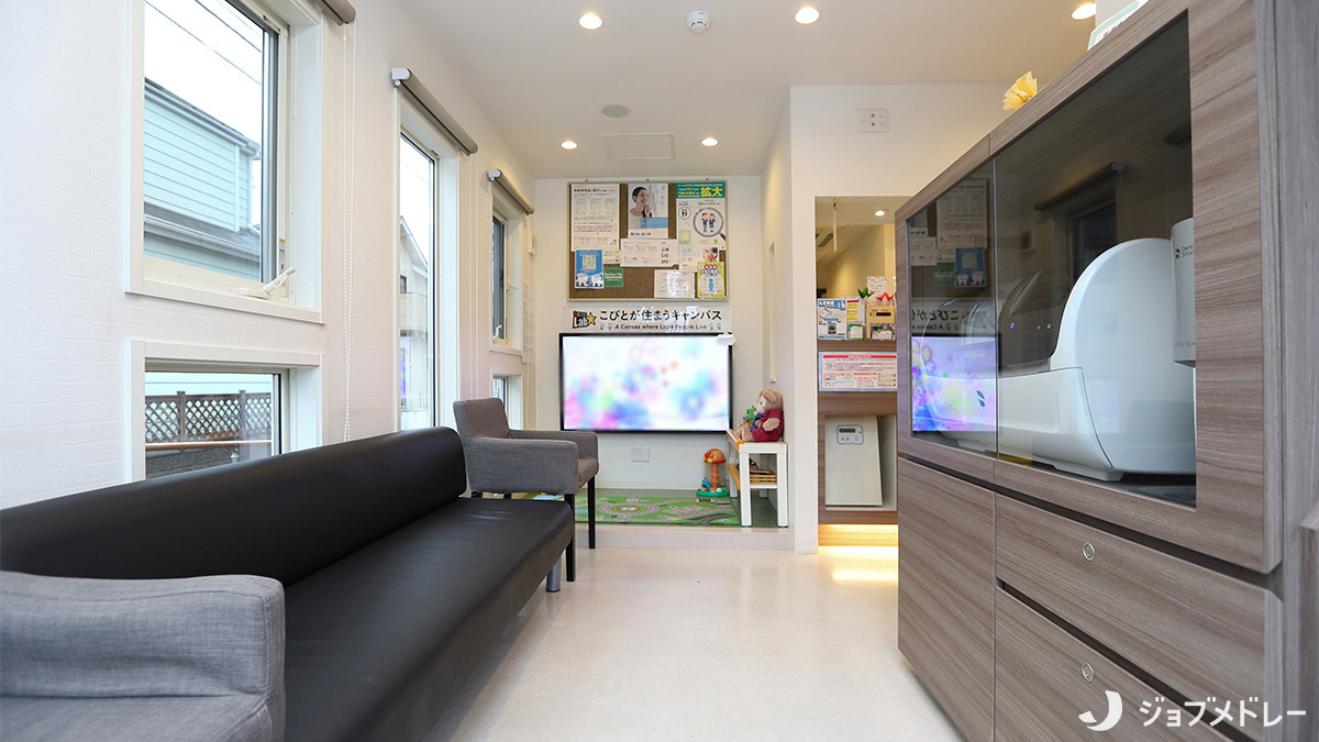 大和田おか歯科医院（歯科医師の求人）の写真5枚目：待合スペースです