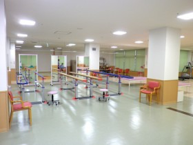 石巻ロイヤル病院（看護師/准看護師の求人）の写真6枚目：リハビリテーション室2
