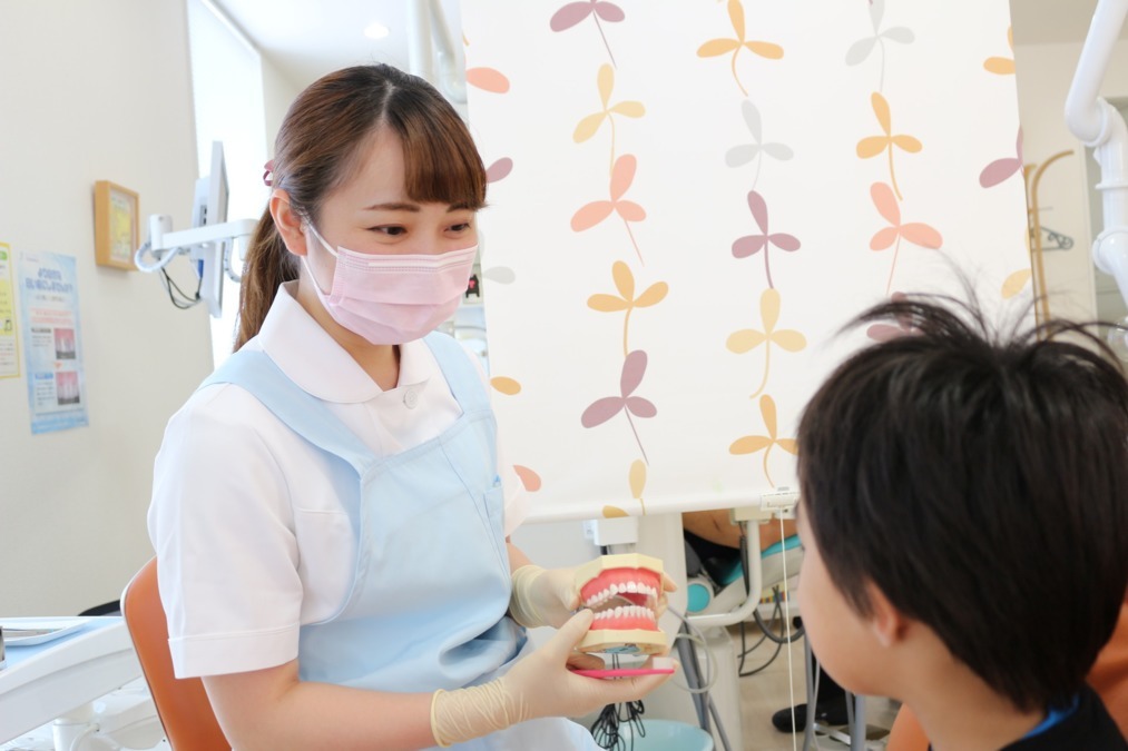 みやもと歯科（歯科衛生士の求人）の写真2枚目：お子さんからご高齢の方まで、幅広い年齢の方のメンテナンスをしています。