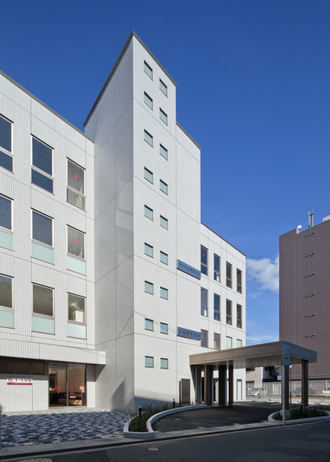 オール薬局五日市店（調剤事務の求人）の写真3枚目：薬局事業･コンサルティング事業を通じ地域医療に貢献します。(五日市店外観）