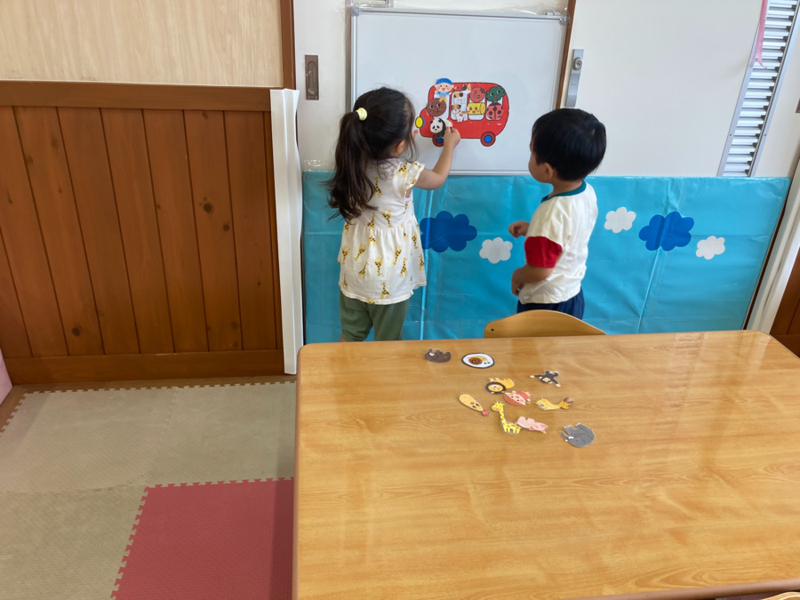 加東市民病院院内保育所ゆめっこ（保育士の求人）の写真2枚目：少人数の中ゆったりとお子様一人一人に合わせた保育を行っています。