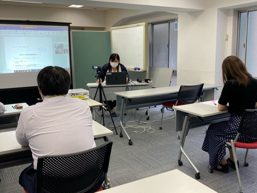 ウエリスオリーブ武蔵野関町（介護職/ヘルパーの求人）の写真3枚目：感染対策のため、研修はWeb研修にて実施しています◎