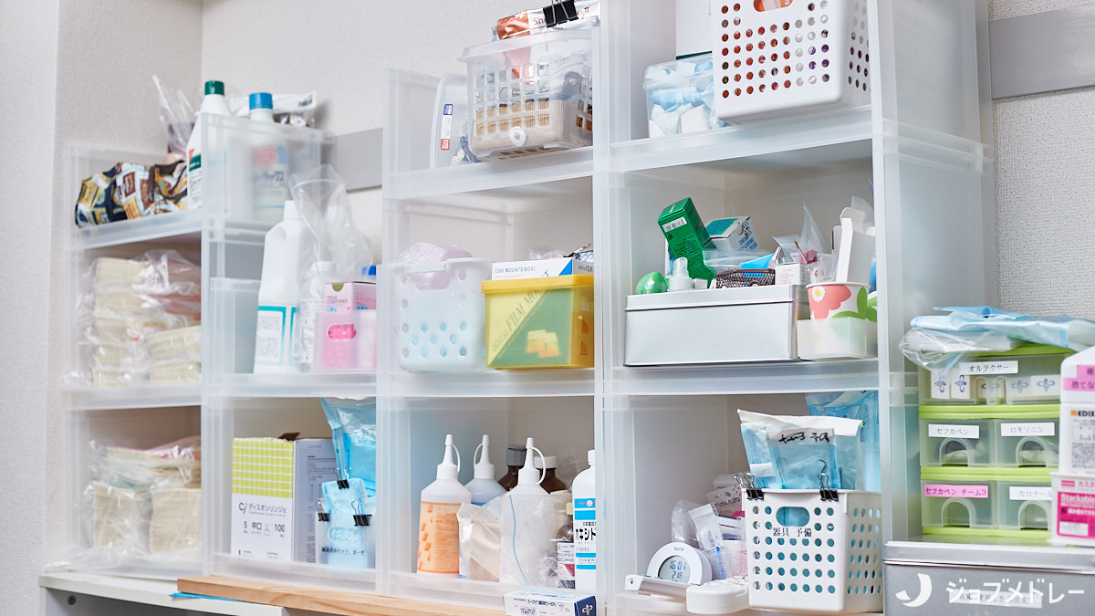 ゆうゆう歯科（歯科医師の求人）の写真6枚目：使用する物品は丁寧に整頓して管理します。