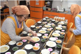 デイサービスひまわり亭 西新宿(調理師/調理スタッフの求人)の写真:ご利用者様も一緒に