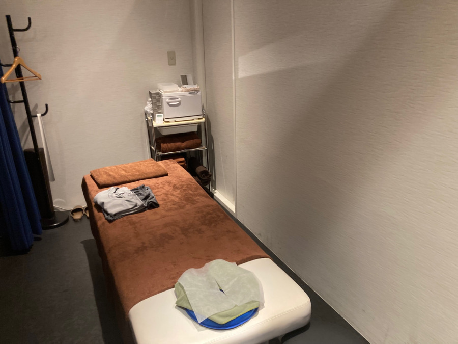 kokochi大崎ブライトタワー店の写真2枚目：施術室は、カーテンで仕切られ個室施術です