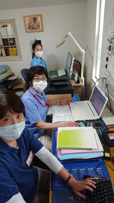 あいちヘルパーステーションの写真4枚目：２階は事務所、事務所職員です。