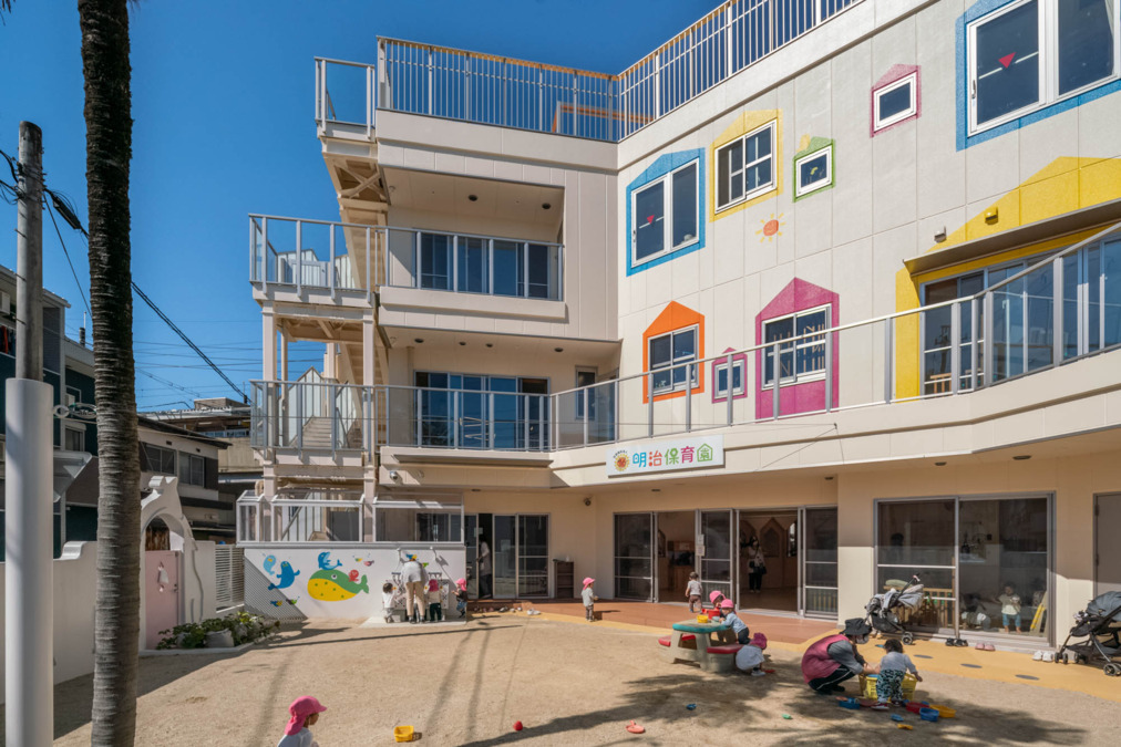 明治保育園（保育士の求人）の写真2枚目：豊田本町駅から徒歩1分の場所にある認可保育園です