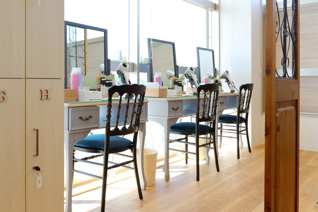 カラー専門店(白髪染め専門) オーガニックカラー白髪染めカラー専門店 Organic ベイシア阿見店(美容師の求人)の写真3枚目: