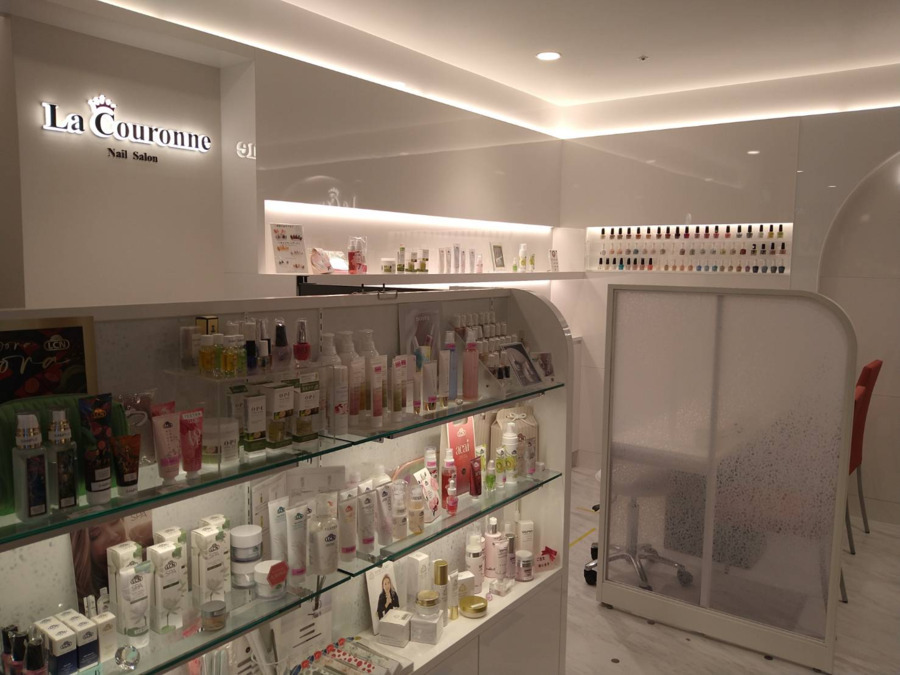 ラ・クローヌ小田急新宿店(ネイリストの求人)の写真3枚目: