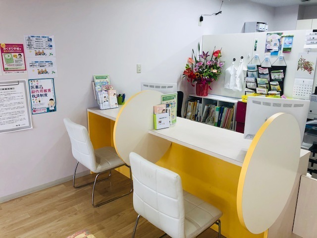 ハープ薬局 いしみね店（薬剤師の求人）の写真2枚目：いしみね店　投薬台