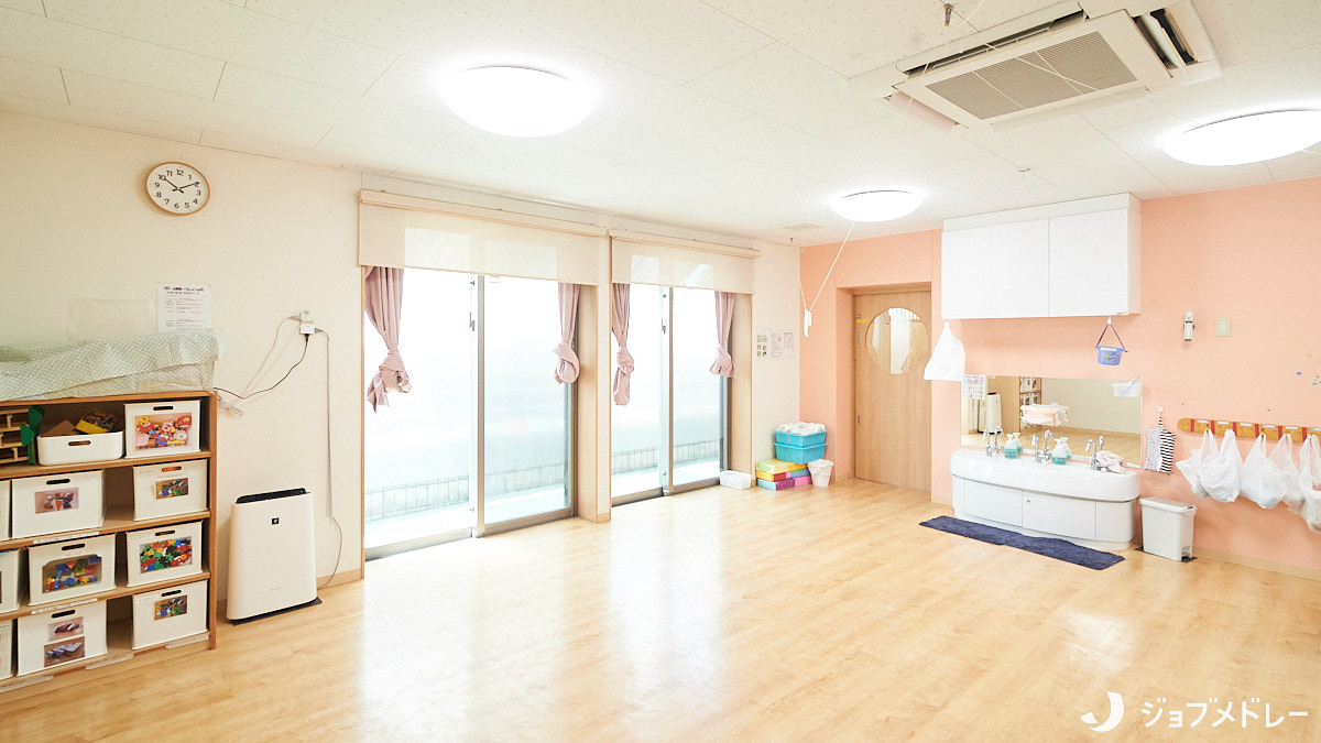 えがおの森保育園・かつしま（保育士の求人）の写真4枚目：保育室の様子です