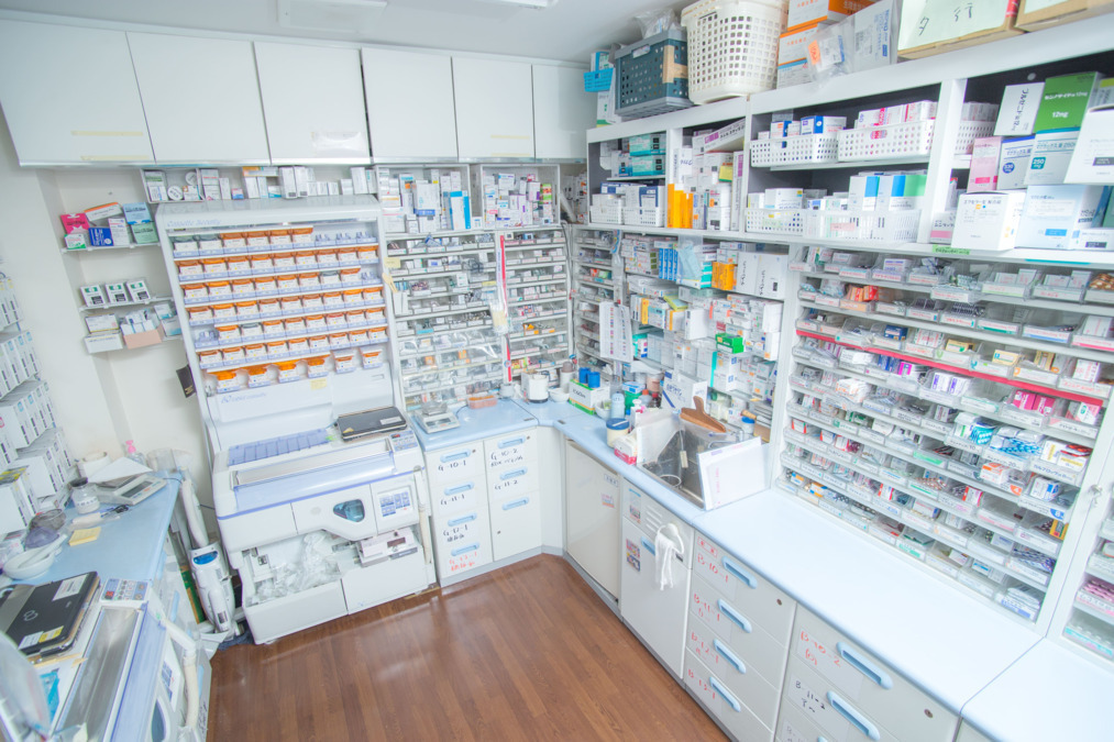 ドリーム薬局 国領店（薬剤師の求人）の写真3枚目：ドリーム薬局 国領店の調剤室