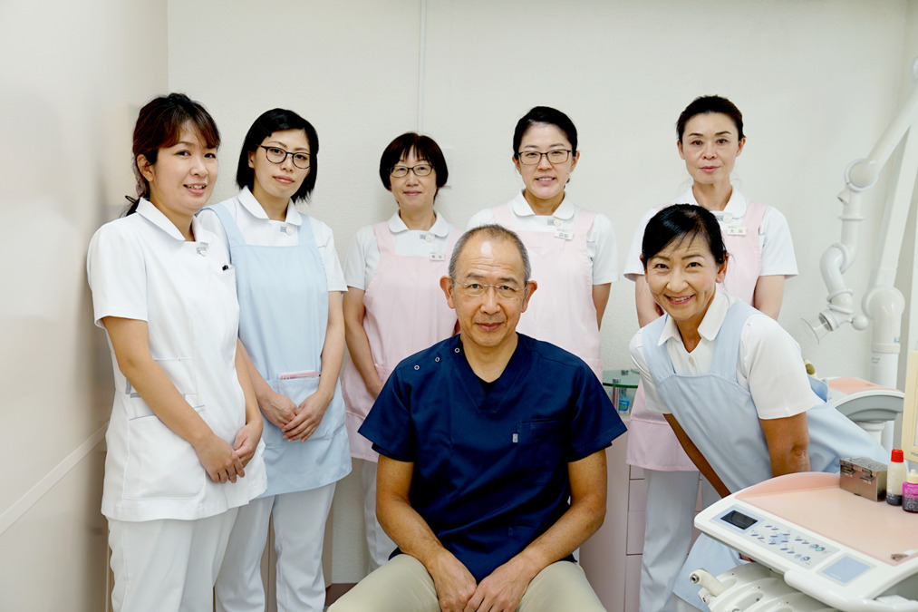 仲田歯科医院（歯科衛生士の求人）の写真4枚目：スタッフは　歯科医師1名、歯科衛生士3名、受付助手2名、助手1名です。