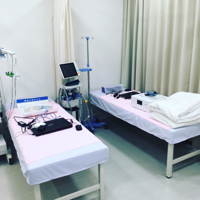 秋元ファミリークリニック(看護師/准看護師の求人)の写真2枚目:処置室