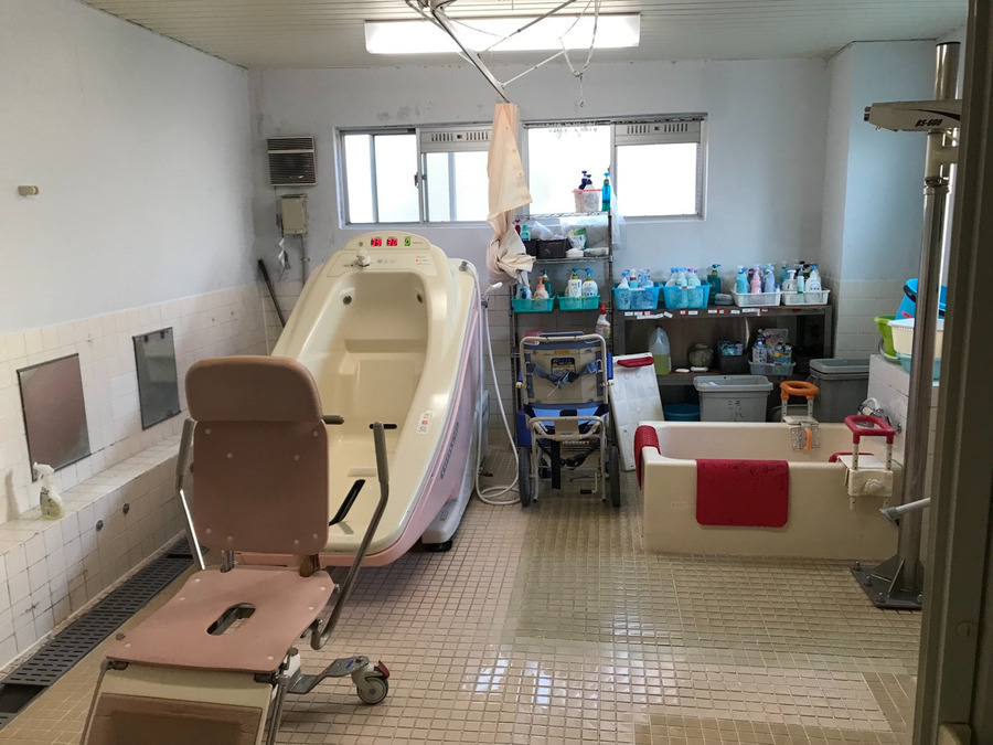 住宅型有料老人ホーム　ブレスト戸塚舞岡の写真3枚目：利用者様が使われる浴室です。利用者様に併せて設備を適宜使用しています。