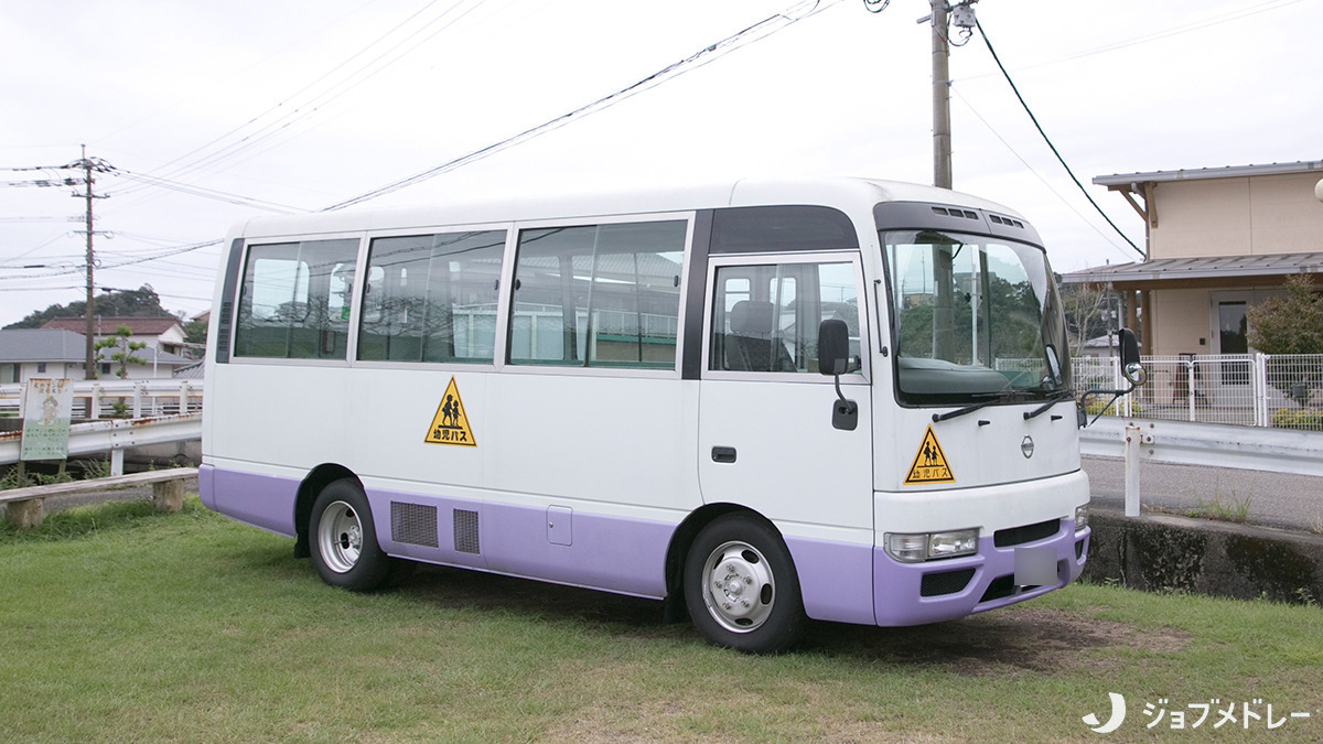 幼保連携型認定こども園にじのね（保育士の求人）の写真29枚目：送迎用のスクールバスです