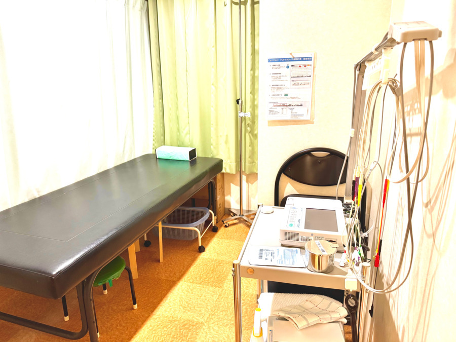 沖津医院（看護師/准看護師の求人）の写真3枚目：心電図などの検査室