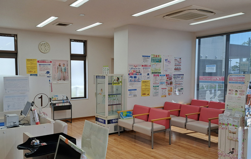 ファーマライズ薬局 三郷店の写真3枚目：三郷店　待合室