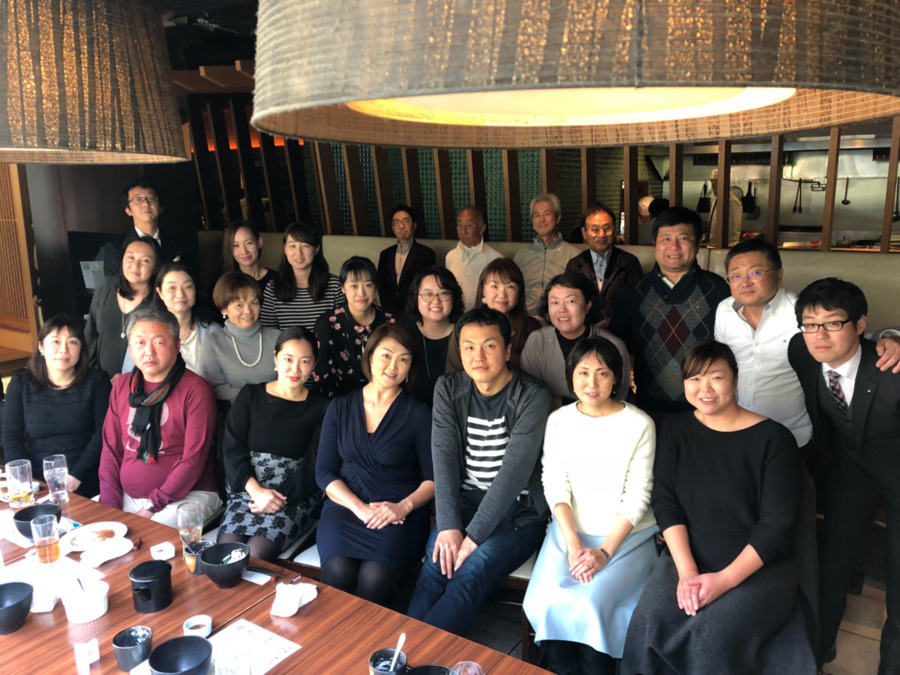 仙川の杜デンタルクリニックの写真4枚目：2019年の忘年会。コロナ前の忘年会です。早くコロナ落ち着いてほしいですね。