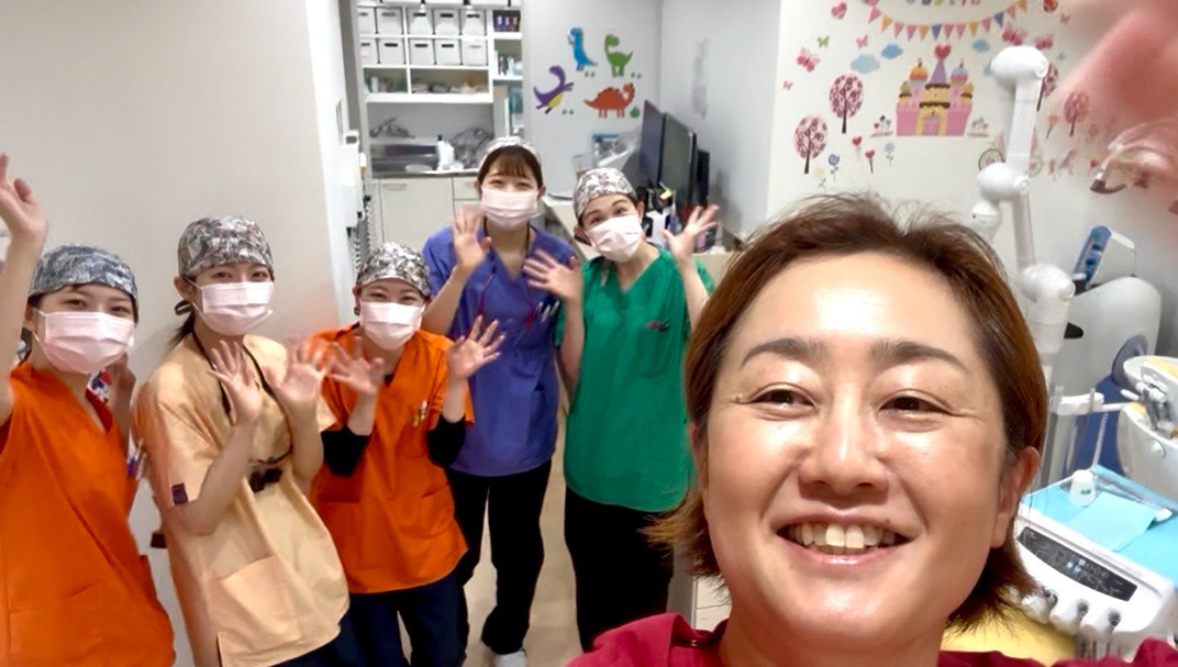 鶴見豊岡こどもおとな歯科（歯科衛生士の求人）の写真2枚目：先生はみんなの母のように温かく見守ってくれる先生です