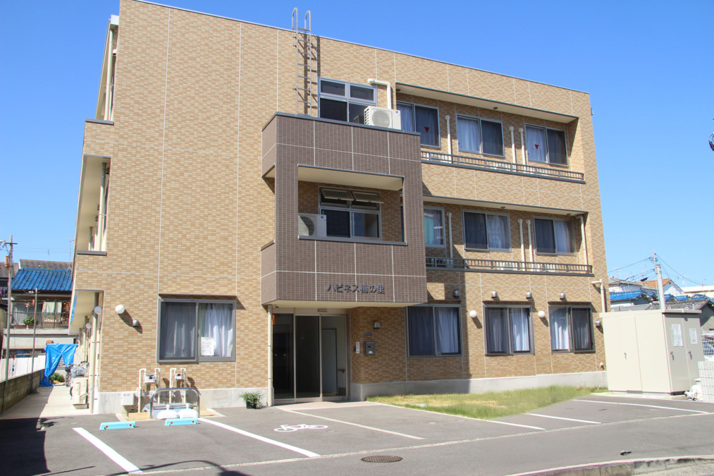 住宅有料老人ホーム　ハピネス楠の里（管理職（介護）の求人）の写真3枚目：楠の里　外観