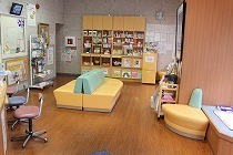 オレンジ薬局の写真3枚目：店内は広々としています！