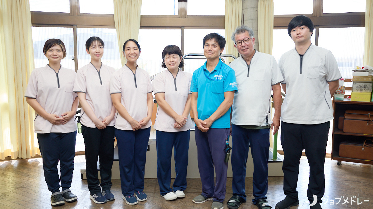 介護老人保健施設　はなみずき（看護師/准看護師の求人）の写真17枚目：さまざまな年齢層のスタッフが活躍しています