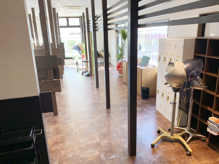 美容室SALONS 小森野店の写真4枚目：