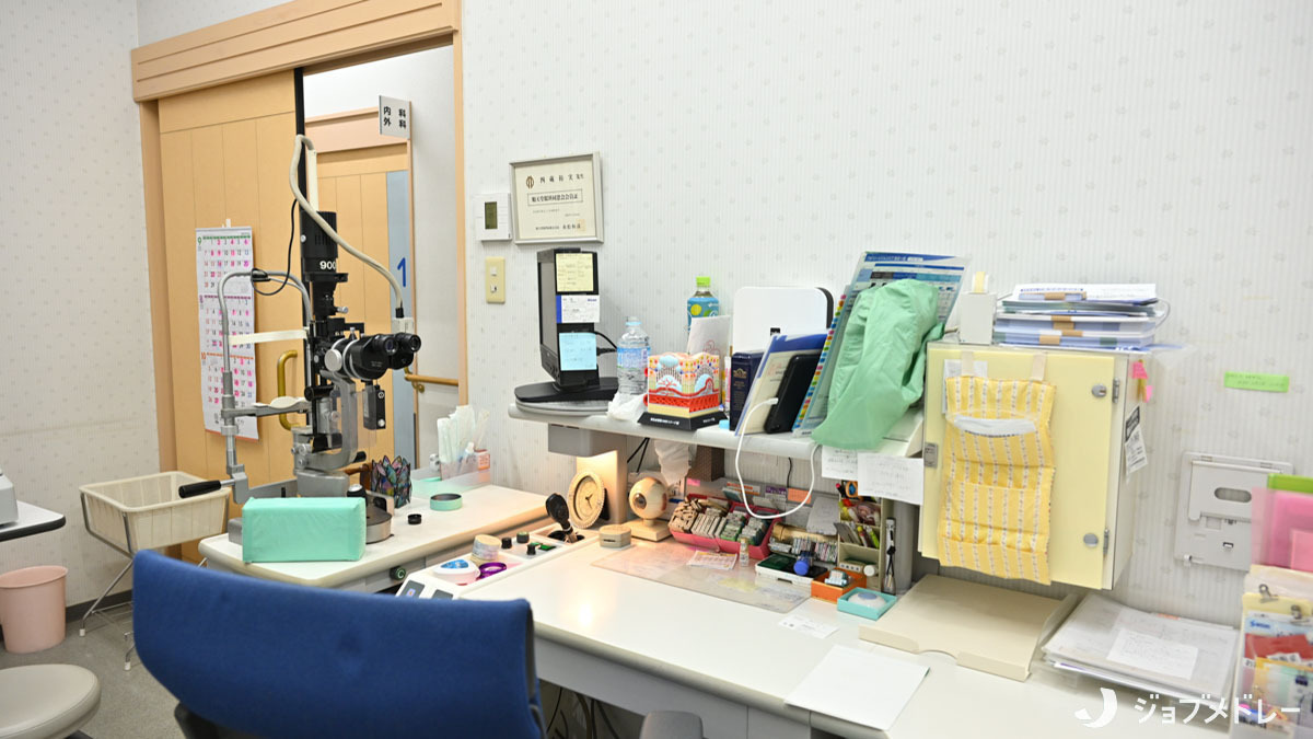 武蔵中原しくらクリニック（医療事務/受付の求人）の写真15枚目：デスクの様子です