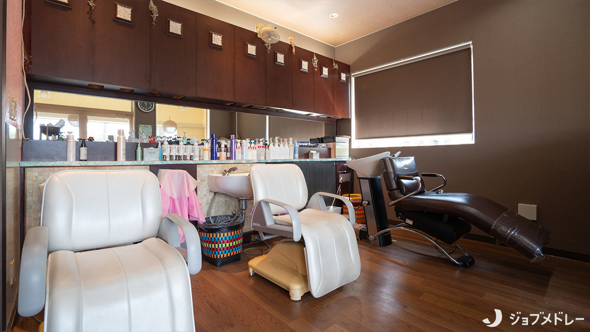ローテローゼ 栃木イオン前店(美容師の求人)の写真15枚目:ヘッドスパやトリートメントなども人気のメニューです