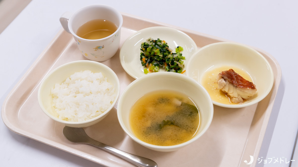 瀬田サンフレンズ保育園（保育士の求人）の写真17枚目：バランスの取れた食事を提供しています