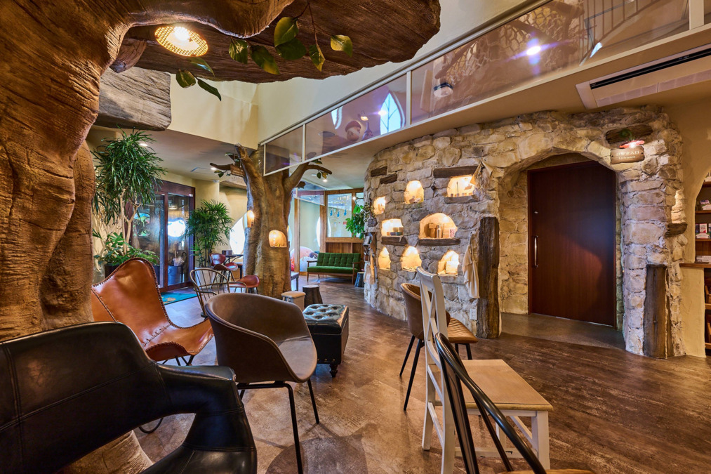 ゆめの森歯科いせはら（歯科衛生士の求人）の写真2枚目：カフェのような待合室です♪