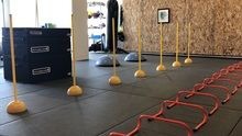 鍼灸整骨院　雨青舎（柔道整復師の求人）の写真6枚目：地域最大級のトレーニング施設併設。ここでヨガをはじめ全てのトレーニングを実施中。