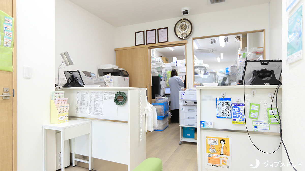 ブレイブ薬局川口原町店（調剤事務の求人）の写真3枚目：患者さまやご家族が安心して通える薬局を目指しています