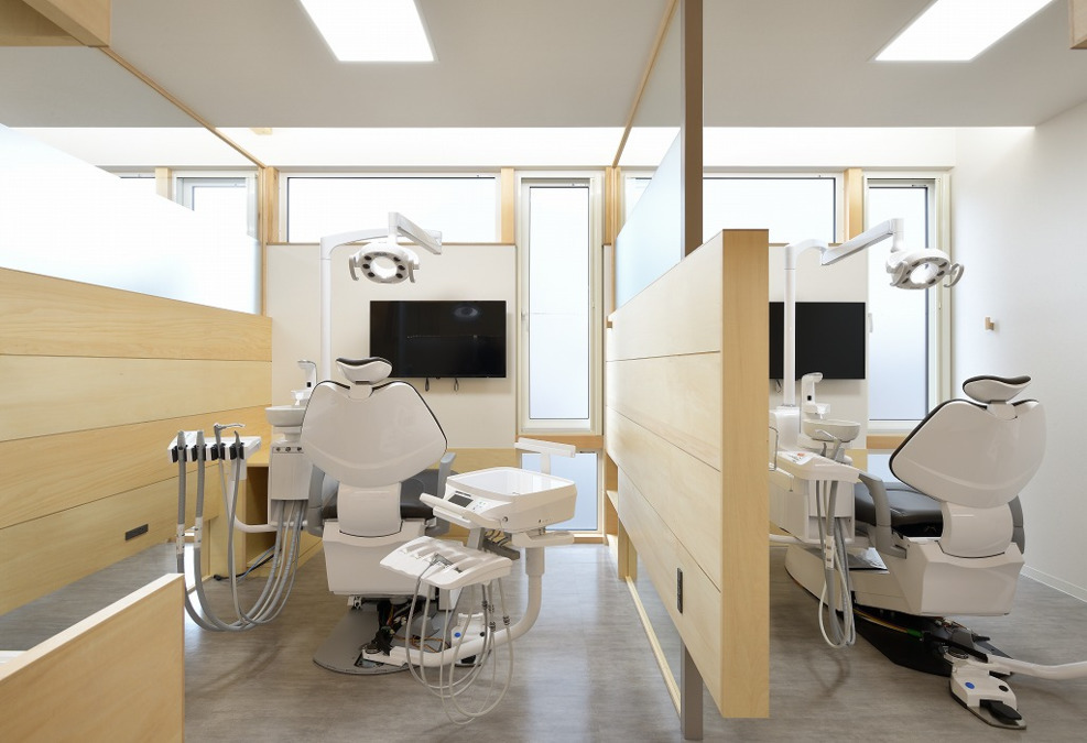 医療法人社団白優会三好プリベント歯科（医療事務/受付の求人）の写真6枚目：１Fの診療室です。プライバシーに配慮した設計となっています。