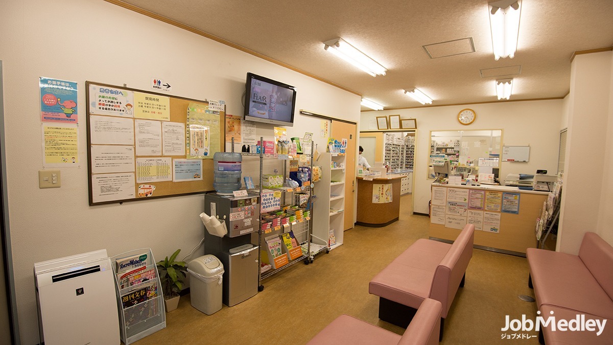 くるみ薬局（薬剤師の求人）の写真7枚目：地域に密着し「かかりつけ薬局」に選んでいただけるよう日々努めています