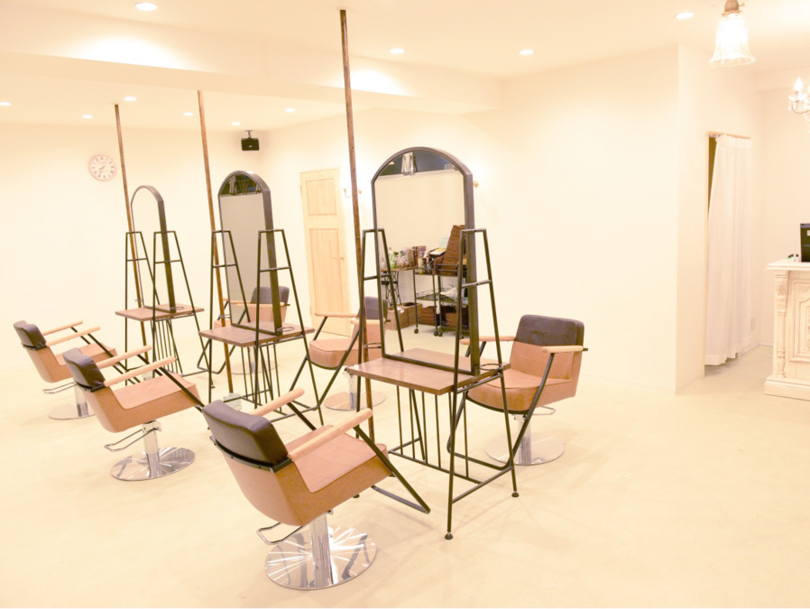 La Bonheur hair heureux 春日部西口店の写真3枚目：