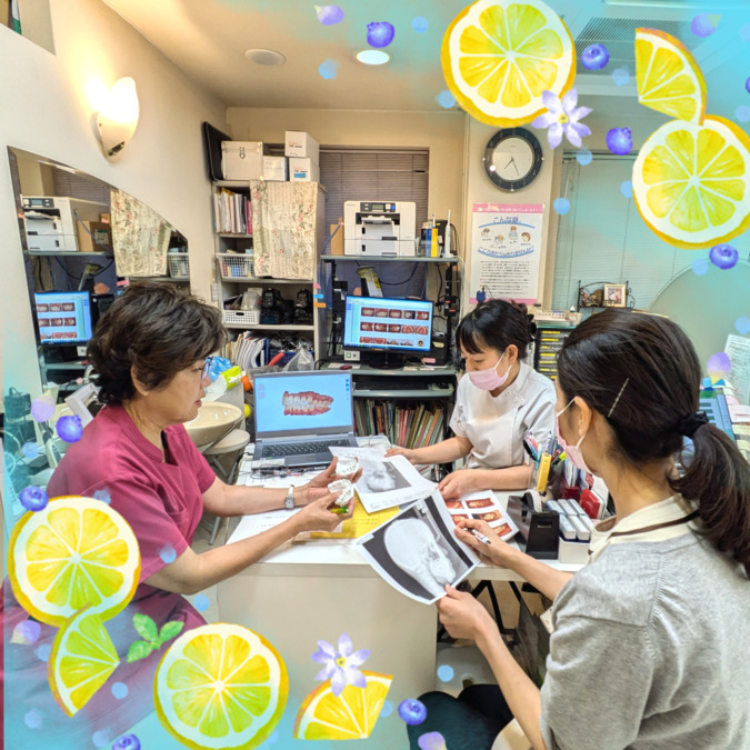 うらかわ歯科医院（歯科衛生士の求人）の写真8枚目：ワイワイガヤガヤ、診断も楽しくやりましょう～！