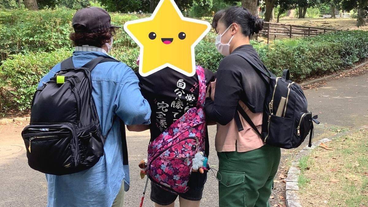 椚の大樹ヘルパーステーションの写真3枚目：ご利用者の外出に同行しています。