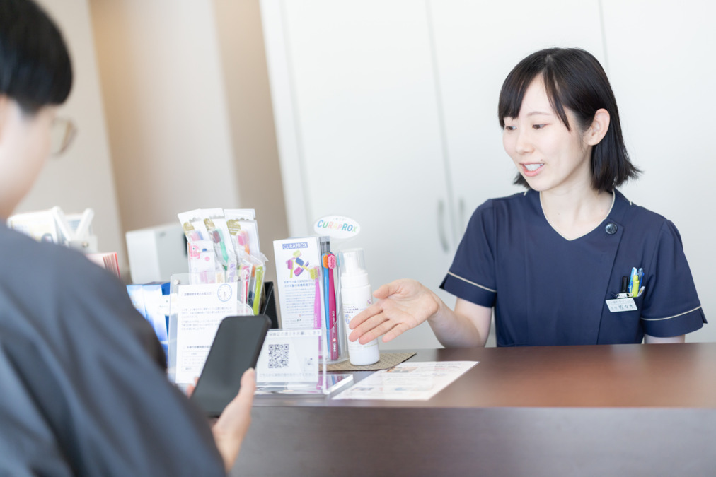 どい歯科クリニック（歯科衛生士の求人）の写真11枚目：対話を通じて、患者さん一人ひとりに寄り添った診療を行っています