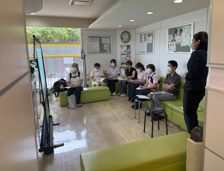 ひだまり訪問看護ステーション（看護師/准看護師の求人）の写真3枚目：母体の医療法人での研修。院長先生も参加するため、ブランクがあっても安心です！