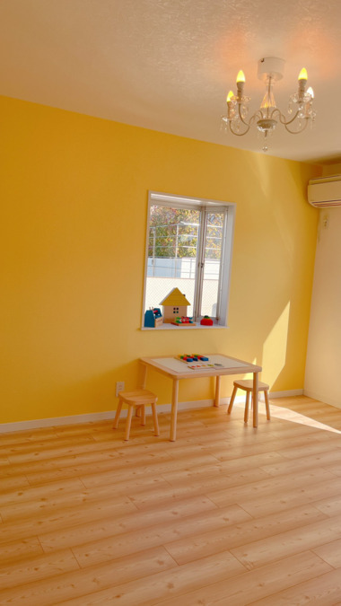 もうひとつのおうち八雲（保育士の求人）の写真9枚目：ここで言語聴覚士や公認心理師による個別を行います。検査等もこのお部屋を使います。