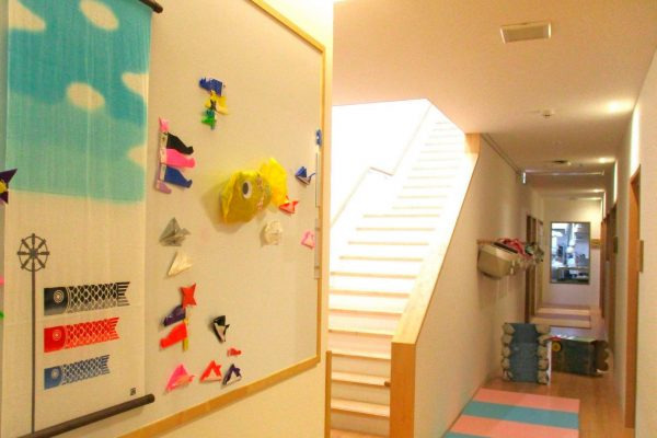 すくすくの杜 上新庄園(調理師/調理スタッフの求人)の写真:木をたっぷりつかってあたたかい雰囲気です☆