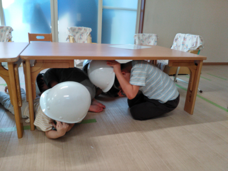児童発達支援事業所　anto（保育士の求人）の写真3枚目：避難訓練です