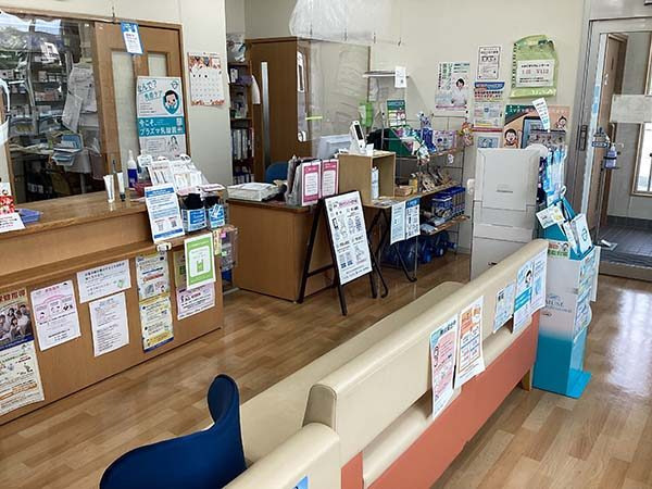 株式会社アイセイ薬局　アイセイ薬局　滝呂店（薬剤師の求人）の写真4枚目：アイセイ薬局　滝呂店の内観
