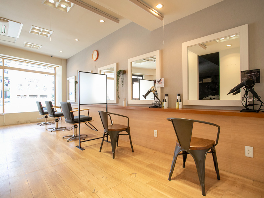 COLOR CLOSET.ヘアカラー専門店 下赤塚(美容師の求人)の写真2枚目: