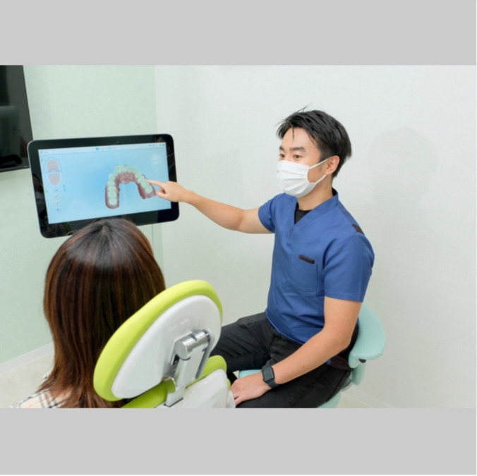 さんくす歯科クリニック吹田(医療事務/受付の求人)の写真6枚目:優しい院長、スタッフの方々が仕事は丁寧に教えてくださいますのでご安心ください😇